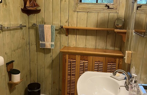West Hartland Cottage | Pristine Private Lakefront Cottage in West Hartland CT - Two Season Rentals