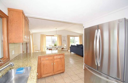 Eastward Look House | Pristine Summer Rental!/Walk to Beach