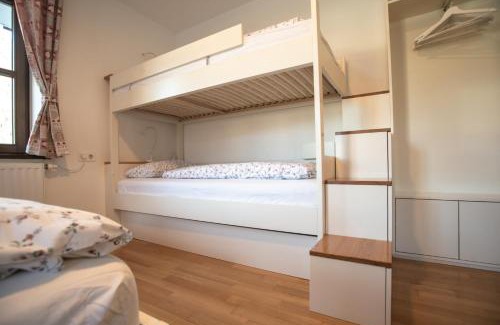 Kranjska Gora Apartment | Pritlični apartma Hribovc z atrijem v bližini Golf Cluba