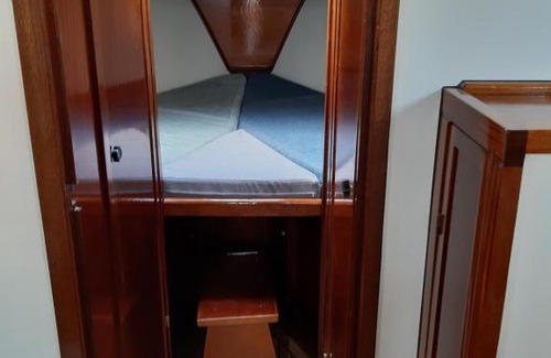 Kamperland Bed & Breakfast | Privé B&B Motorsailer Rataplan