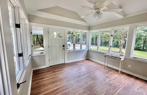 College Hill House | Privacy and space but close to town!
