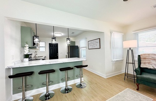 Mount Berry House | Privacy Fence~ Brand new with 2 King Beds