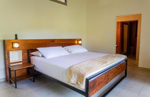 Punta Mala House | Privacy-large Pool-wildlife-amazing