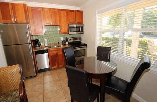 Bradenton Beach Hotel | Privacy & Space Lockoff Units 4/5 Beach Club at Anna Maria Island, by RVA