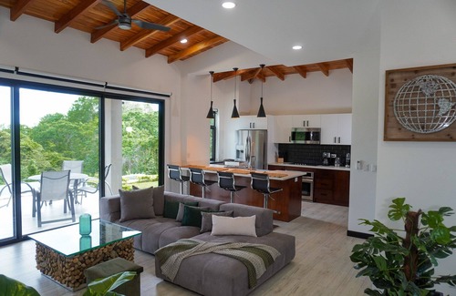 Marbella House | Private 3bedroom Ocean View Rooftop at Marbella