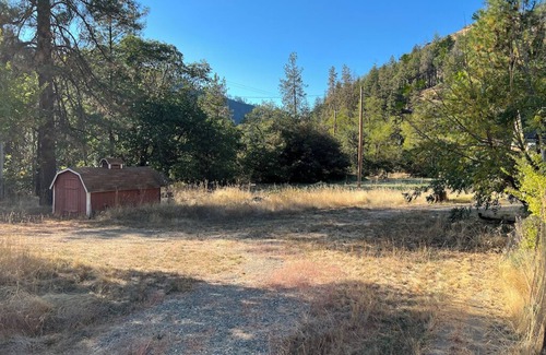 Big Bar House | Private 1-bedroom 1-bathroom guest suite in the forested area of Trinity County.