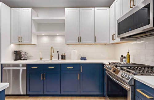 Dayton House | Private 10-Acre Estate Pool 2 Kitchens