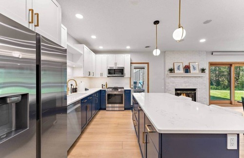 Dayton House | Private 10-Acre Estate Pool 2 Kitchens