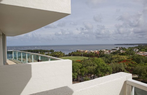 Coconut Grove Apartment | Private 2/2.5 bay view apt. in Coconut Grove Hotel includes parking!