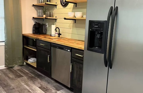 Knoxville Apartment | Private 2‑bed/2‑bath Basement Suite near Downtown & Smokies