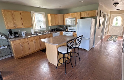 Newport Center Apartment | Private 2-bedroom garage apartment in Newport Center, Vermont.