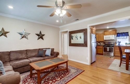 Burlingame House | Private 2-Bedroom Bungalow Bliss in North Park! Walking distance to everything!