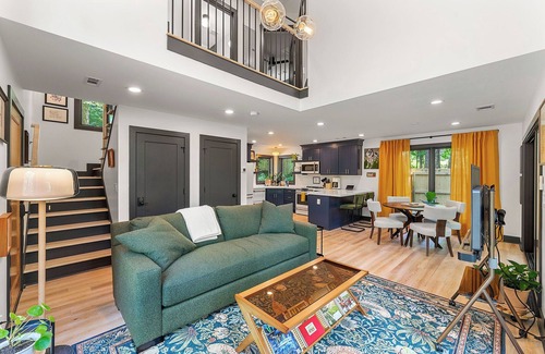 Woodstock Cottage | Private 2-bedroom cottage with hot tub and smart home features in Woodstock