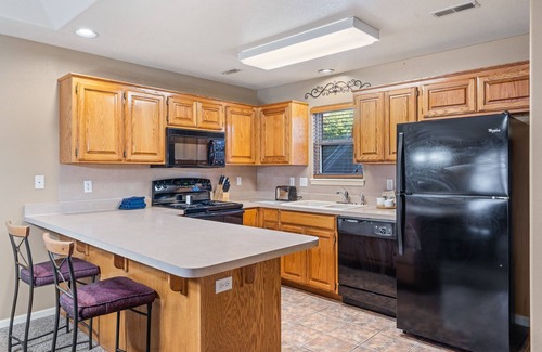 Branson West Condo | Private 2-Bedroom Condo in Gated Community at StoneBridge Village