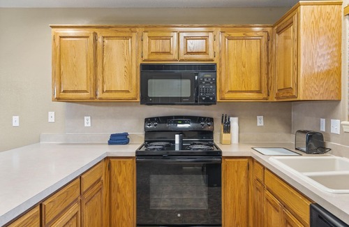 Branson West Condo | Private 2-Bedroom Condo in Gated Community at StoneBridge Village