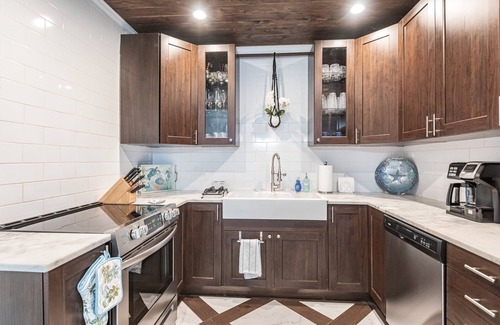 North Andrews Gardens House | Private 3/2 home, heated salt water pool, under 3 miles to beach