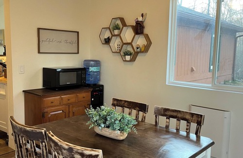 Holland House | Private 3 Bedroom home, close to Holland and Saugatuck