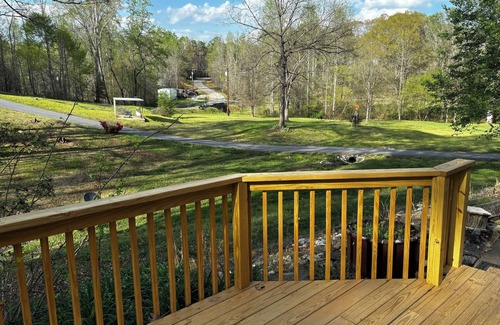 Oconee County House | Private 3-bedroom house sleeps 8~creek & pool table