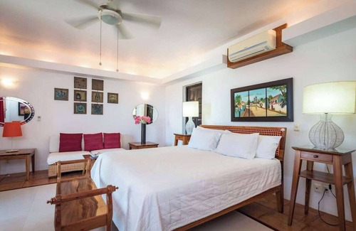 Punta Mala Villa | Private 3-Bedroom Section of "Villa Esplendorosa"