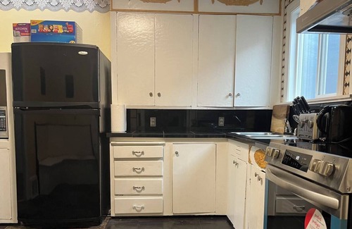 Parkside House | Private 3BD/1.5BA next to the ocean beach