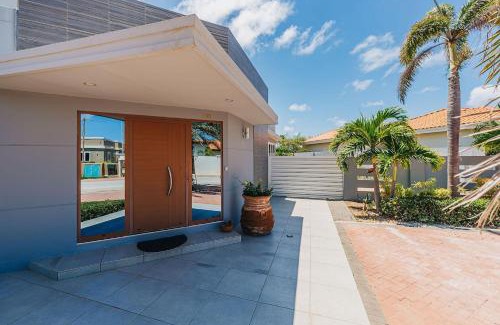 Esmeralda House | Private 3brvillaclose2best Beaches 2 Pools Naturev