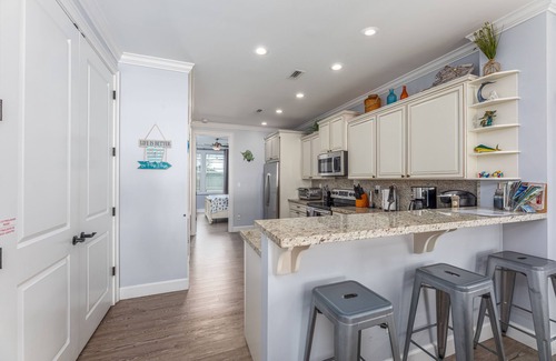 Marathon Villa | Private 4/3 Pool Heater/Dock/Kayaks/Bikes,etc