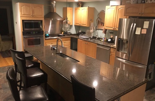 Cumberland Center House | Private 4 bedroom Cumberland Lake House