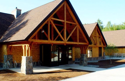 Springfield House | Private 5 bedroom/3 Bath- SKI downhill/cross country+Golf,Hike,kayak,swim,relax.