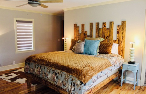 Shorterville Other | Private 5-bedroom Retreat Farmhouse on 232 acres Early County GA, Pool, Porches