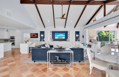 Key Largo House | Private 5 BR Ocean Reef Estate overlooking pond and The Hammock Golf Course.