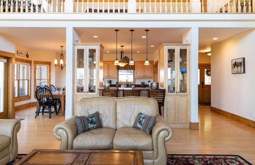 Ellijay Cabin | ❤Private 5Bed Luxury Lodge w/Breathtaking Mtn&LakeViews,HotTub,FireTable,Games