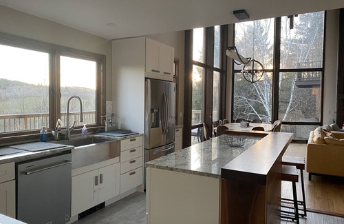 West Dover Ski Chalet | Private 6 bedroom Chalet 5min to Mt Snow