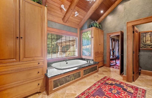 Cleveland House | Private 7-Bedroom Lodge with 130 Acres in the Mountains!