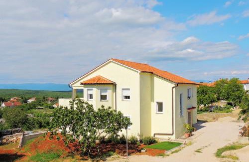 Vrh Apartment | Private accommodation KIRINCIC