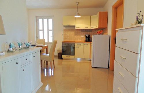 Vrh Apartment | Private accommodation KIRINCIC