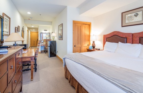 Mountain Village Hotel | Private and Clean Lock-Off King Room With Lovely Sunset Views