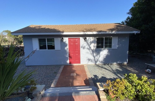Vista Cottage | Private and Peaceful Guest Home for 1 or 2 Guests