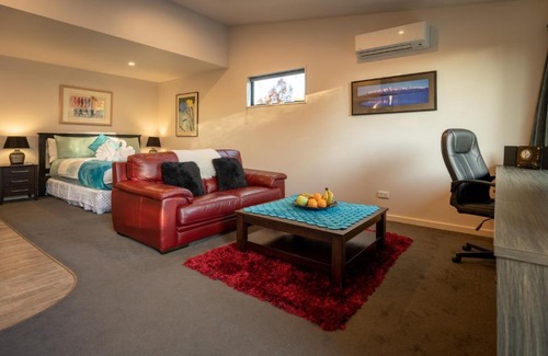 Wanaka Apartment | Private and peaceful studio apartment