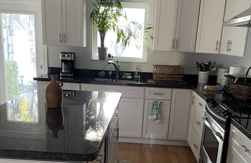 Imperial Point House | Private and quiet house offering 1/1 for laid back renter