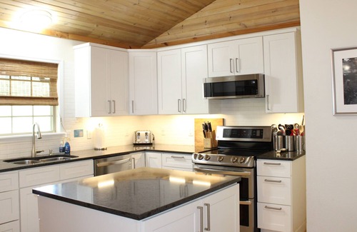 Mountain View House | Private and Secluded 3 BDR Home in Mountain View – Natural Wonders Abundant!