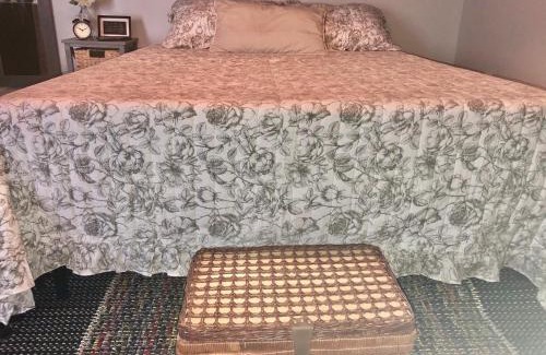 Coral Way Apartment | Private and Secluded Studio in Little Havana - 6V