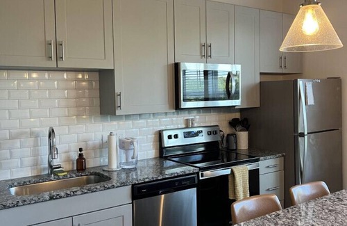 Metrocenter - North Rhodes Park Apartment | Private Apartment 7 Minutes to Downtown!