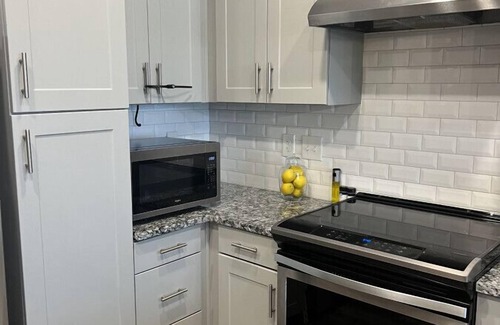 Metrocenter - North Rhodes Park Apartment | Private Apartment 7 Minutes to Downtown! Spacious and Accessible!