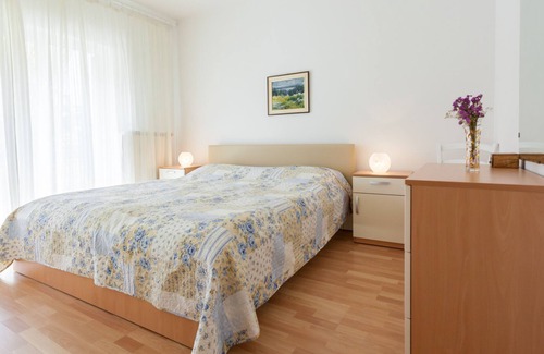 Bogovici Apartment | Private apartment for max. 8 people, minutes from the beach and downtown