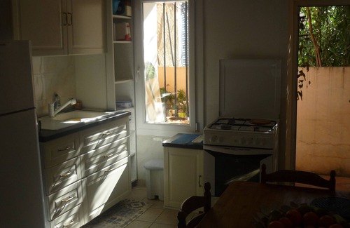 Puget-Ville Apartment | private apartment in a house in a peaceful Provençal hamlet, ideal for hikers