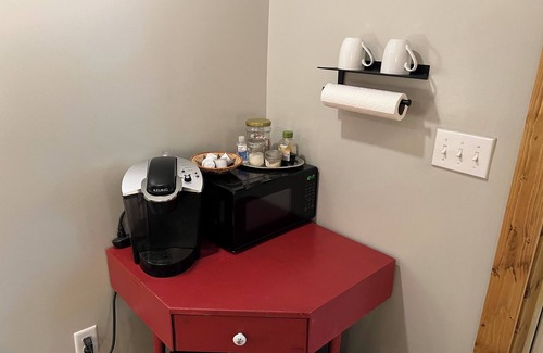 Weaverville Apartment | Private apartment in a quiet neighborhood with lots of trees and privacy.