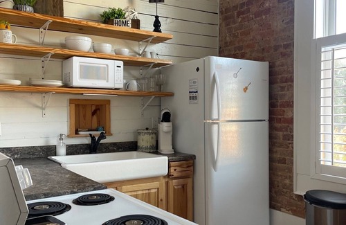Livingston Apartment | Private apartment in the completely restored & oldest Livingston Sq building.