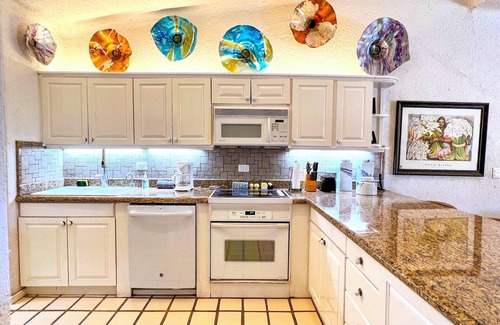 Centro Condo | Private Balcony with Sunset Ocean Views & 2 Pools