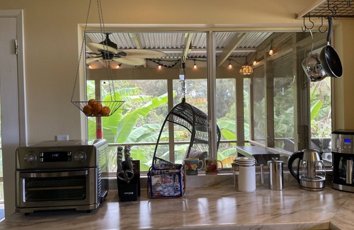 Kapaau Cottage | Private Banana Tree Cottage with Ocean Views