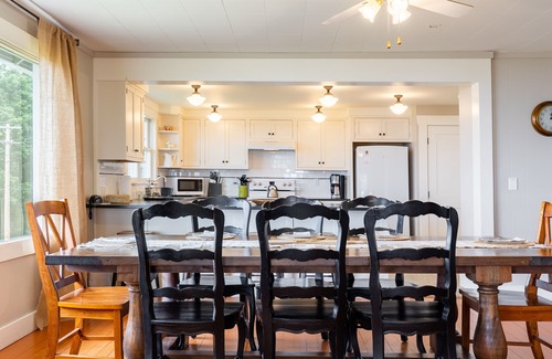 Maxwelton House | Private Beach Access + Water Views! | Sleeps 18, Historic 6BDR Farmhouse w/Deck